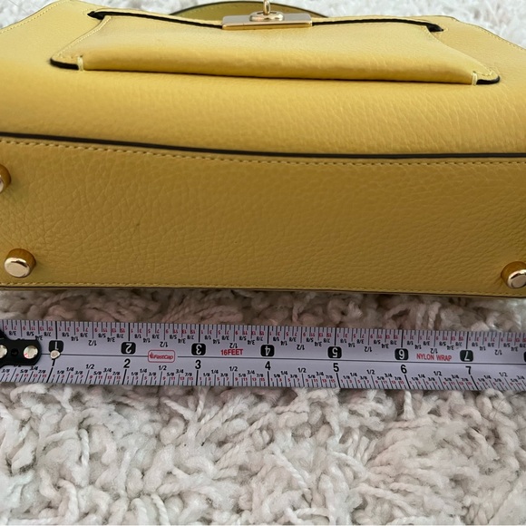 Coach - Picture 7 of 9